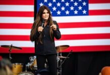 Η Κίμπερλι… ετοιμάζει νομοσχέδια