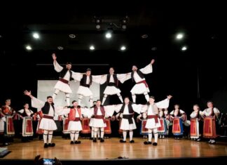 Eνθουσίασε η μουσικοχορευτική παράσταση του Λαογραφικού Ομίλου της ΓΕΑ