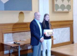 Τιμητική διάκριση για μαθήτρια του 2ου ΓΕΛ Μεσολογγίου σε διαγωνισμό ποίησης