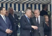 – Άσε τον έχω… Για πλάκα!