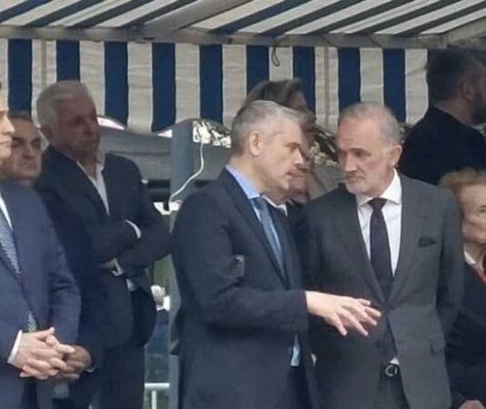 – Άσε τον έχω… Για πλάκα!