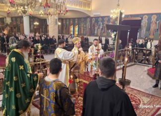 Η Κυριακή της Σταυροπροσκυνήσεως στη Μητρόπολη Αιτωλίας και Ακαρνανίας