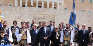 Κατάθεση στεφάνων στον Άγνωστο Στρατιώτη για την Έξοδο του Μεσολογγίου