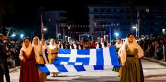 199 χρόνια από την Έξοδο του Μεσολογγίου: Δέος στην πομπή προς τιμήν των Ελεύθερων Πολιορκημένων