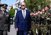 Τεράστια «επιτυχία» Τασούλα: Κατάφερε να τον κράζουν κυβέρνηση και αντιπολίτευση