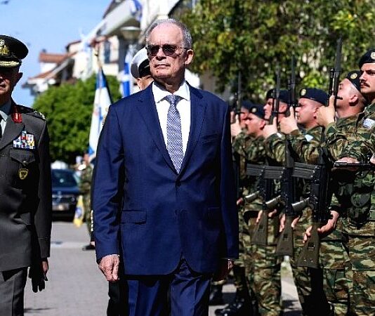 Ο Τασούλας «φωτογραφίζει» κυβερνήσεις συνεργασίας