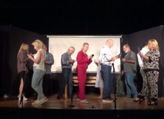 «Ήρθαν τα UFO στο Αγρίνιο»: Με επιτυχία η παράσταση του Ανοιχτού Θεάτρου Αγρινίου