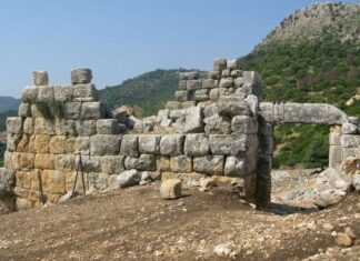 Αρχαία Πάλαιρος: Η ιστορική πόλη της Αιτωλοακαρνανίας με θέα στη Λευκάδα