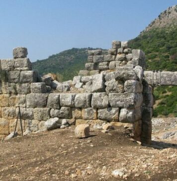 Αρχαία Πάλαιρος: Η ιστορική πόλη της Αιτωλοακαρνανίας με θέα στη Λευκάδα