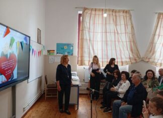 4ο Δημοτικό Σχολείο Αγρινίου: Εκδήλωση με καλεσμένους τους παππούδες και τις γιαγιάδες