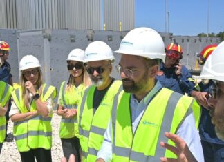 H απάντηση Φαρμάκη με το έργο, που τάχα «έθαβε»