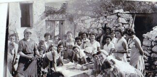 Καλύβια: «Αναβίωση εθίμου: Πλύσιμο προικιών της νύφης»