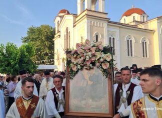 Αγία Τριάδα Αγρινίου: Πλήθος κόσμου στην εορτή του Αγίου Πνεύματος