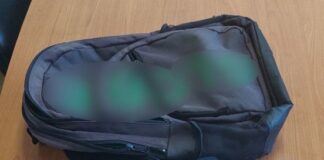 Αγρίνιο: Δύο συλλήψεις για ναρκωτικά – Πέταξαν στο δρόμο πάνω από ένα κιλό χασίς