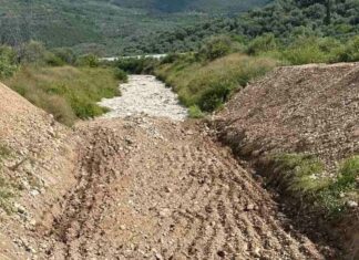 Η Περιφέρεια καθαρίζει ρέματα στους Δήμους Αγρινίου, Θέρμου και Ξηρομέρου
