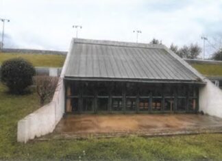 Δήμος Αγρινίου: Ο ίδιος ανάδοχος σε 8ο Δημοτικό και Δημοτική Βιβλιοθήκη – Αποκλείστηκαν όλοι οι υπόλοιποι