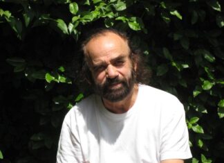 Ο Γιάννης Υφαντής υποδέχεται το θερινό ηλιοστάσιο με ποίηση και μαντινάδες