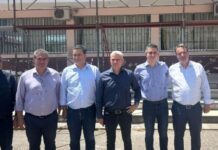 Oυδείς από το Δήμο στον αγιασμό του σχολείου που ανακαινίζει η Κυβέρνηση