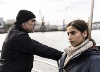 «Διπλή ταυτότητα» στον «Ελληνίς»