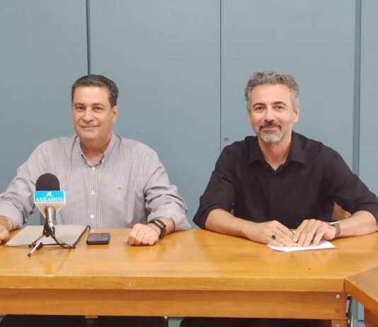 – Mήπως ξέρεις κανά καλό γραφείο Τύπου με όρους ’80;