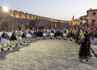 Με μεγάλη συμμετοχή η «Γιορτή Ξενιτεμένων» στο Λιμάνι της Ναυπάκτου