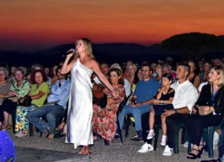 Μαγική αυγουστιάτικη πανσέληνος με την Ηρώ Σαΐα στην Αρχαία Πλευρώνα