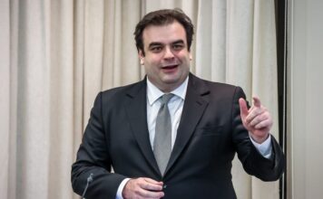 Ο Πιερρακάκης, μετά το Eurogroup, θα μπορούσε να εκφράσει την πτέρυγα της ΝΔ που στήριξε Μητσοτάκη