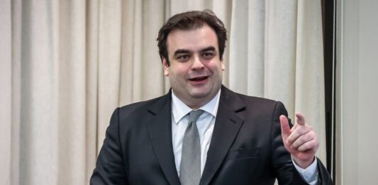 Το τραπέζωμα των ορφανών του Σημίτη στην Πογωνιά και ένας δεξιός