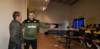 Παράδοση – παραλαβή… στον Παναιτωλικό – Η συγκίνηση του Γιάννη Πετράκη