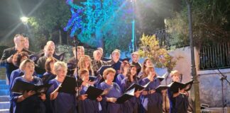 Καταχειροκροτήθηκε η Χορωδία του Δήμου Μεσολογγίου στο Χορωδιακό Φεστιβάλ Άμφισσας