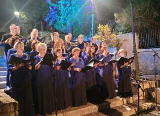 Καταχειροκροτήθηκε η Χορωδία του Δήμου Μεσολογγίου στο Χορωδιακό Φεστιβάλ Άμφισσας