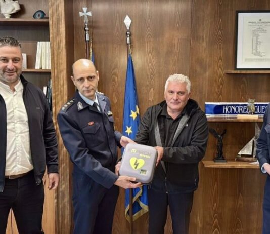 Τρεις νέοι απινιδωτές από την Περιφέρεια Δυτικής Ελλάδος σε Μεσολόγγι και Θέρμο