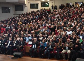 ΠΑΣΟΚ: Χαμόγελα και προβληματισμός στη Συνδιάσκεψη της Δυτικής Ελλάδας