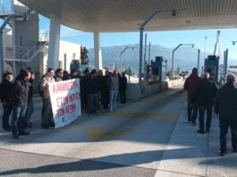 Οι αγρότες… παίζουν μπάλα, ανεβάζοντας τις μπάρες των διοδίων