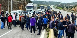 Βόνιτσα: Με συμβολικό αποκλεισμό της Αμβρακίας Οδού έστησαν το μπλόκο τους οι αγρότες