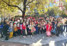 Το «Δέντρο της Αγάπης» στόλισε την Πλατεία Παναγόπουλου με χαμόγελα και μηνύματα προσφοράς