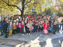 Το «Δέντρο της Αγάπης» στόλισε την Πλατεία Παναγόπουλου με χαμόγελα και μηνύματα προσφοράς