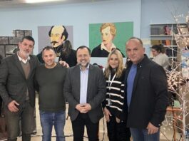 Αμφιλοχία: Εκπαιδευτική εκδήλωση «Υιοθετώ και Φωταγωγώ ένα Χριστουγεννιάτικο Δέντρο» από την Περιφέρεια