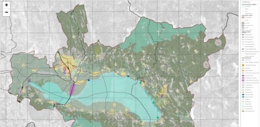 Πολεοδομικό Τριχωνίδας: Έλεγαν πως η μελέτη θα έπρεπε να είχε παραδοθεί τον Απρίλιο