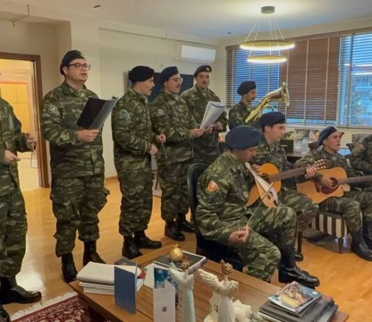 Χριστουγεννιάτικα κάλαντα στον Αντιπεριφερειάρχη Αιτωλοακαρνανίας Θανάση Μαυρομμάτη