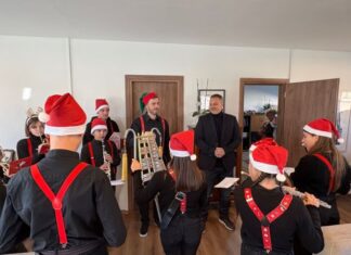Πρωτοχρονιάτικα κάλαντα από τη Φιλαρμονική «Ιωσήφ Ρωγών» στο Δημαρχείο Μεσολογγίου