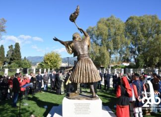 Μεσολόγγι: Με κάθε επισημότητα τα αποκαλυπτήρια του ανδριάντα του Χρήστου Καψάλη