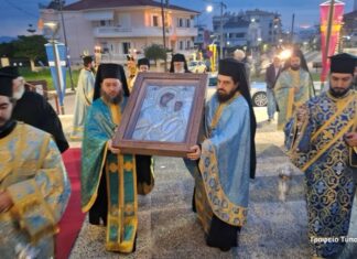 Mε κατάνυξη η υποδοχή της Ιεράς Εικόνας της Παναγίας Τρυπητής στον Ι.Ν. Αγίας Βαρβάρας Αγρινίου