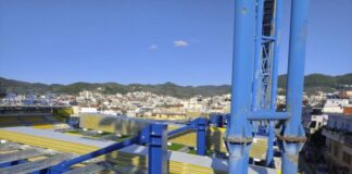 Μπαίνει το στέγαστρο στη μικρή εξέδρα στο γήπεδο του Παναιτωλικού