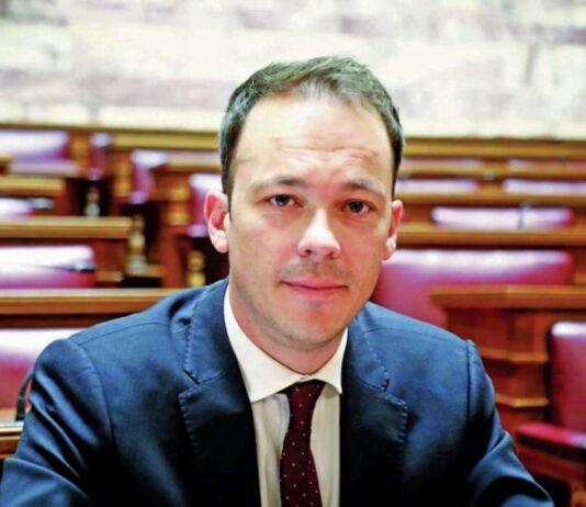 Ζαμπάρας: «Ο Τσίπρας ο καταλληλότερος να ηγηθεί της προσπάθειας που θα ρίξει την κυβέρνηση»