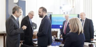 Και ο Φαρμάκης στη σύσκεψη στο Μαξίμου για την ευλογιά