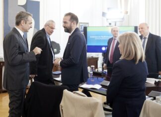 Και ο Φαρμάκης στη σύσκεψη στο Μαξίμου για την ευλογιά