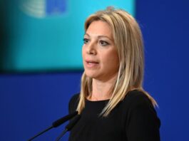 Αλήθεια, θέλει ντιμπέιτ με τον “δολοφόνο Μητσοτάκη” η “μητέρα των Τεμπών”;