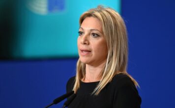 Ραγδαία δημοσκοπική υποχώρηση της Καρυστιανού