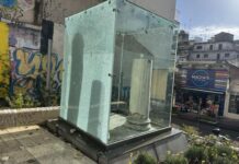 Αγρίνιο: Νέος βανδαλισμός στους κίονες του μητροπολιτικού ναού – Καταδικάζει ο Δήμος